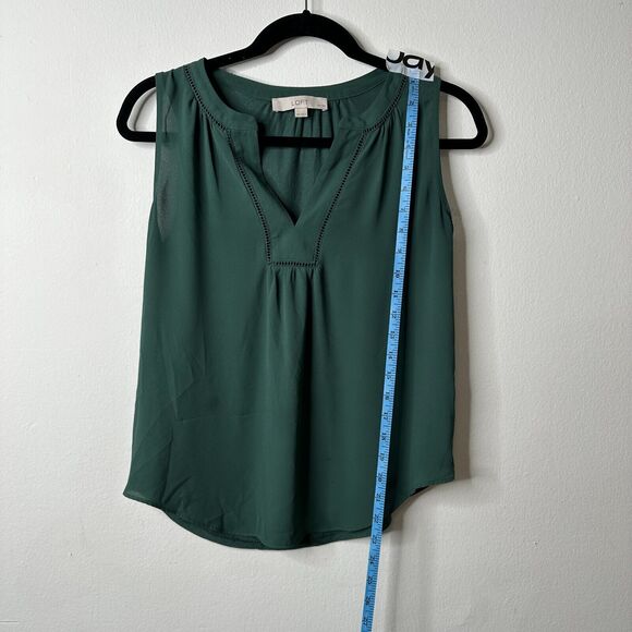 Loft Sage Green Split V-Neck Sleeveless Flowy Lace Neck Detail Tank Blouse XS - Picture 7 of 9
